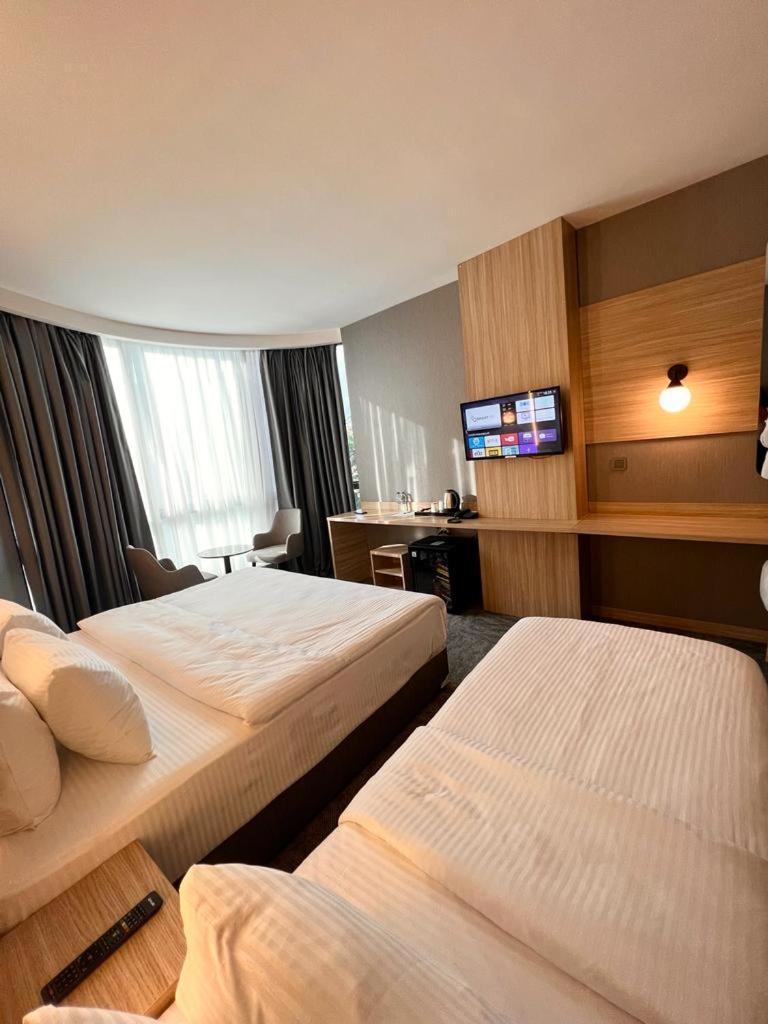 Royal Mass Airport Business Hotel Arnavutkoy Esterno foto
